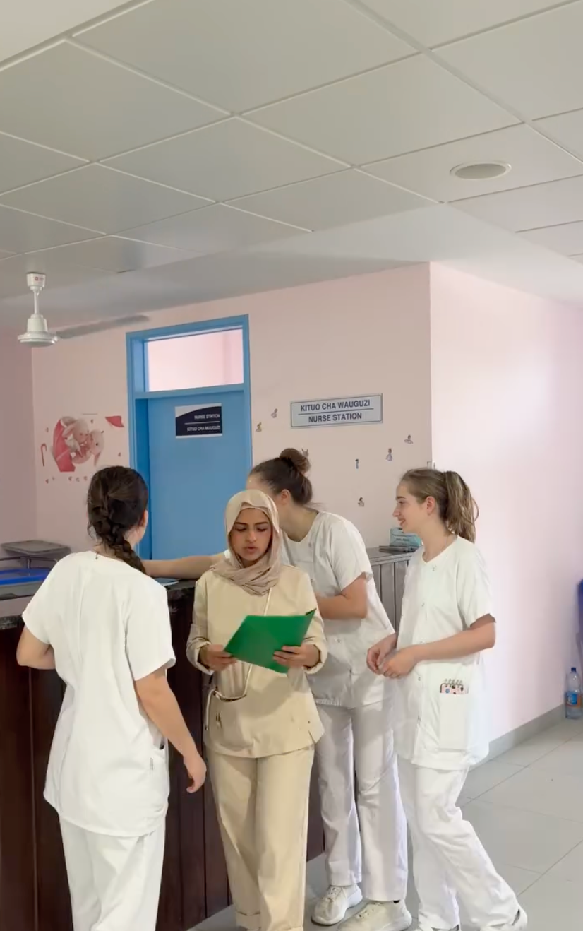Medical volunteers at a hospital placement in Tanzania